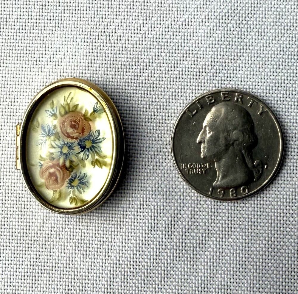 VTG Oval Hinged Domed Floral Victorian Revival Locket, Pill, Trinket, Poison Box
